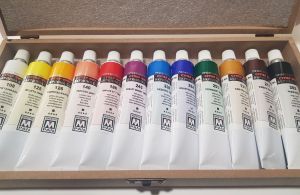 Set of 12 acrylic colors 45ml., wooden box