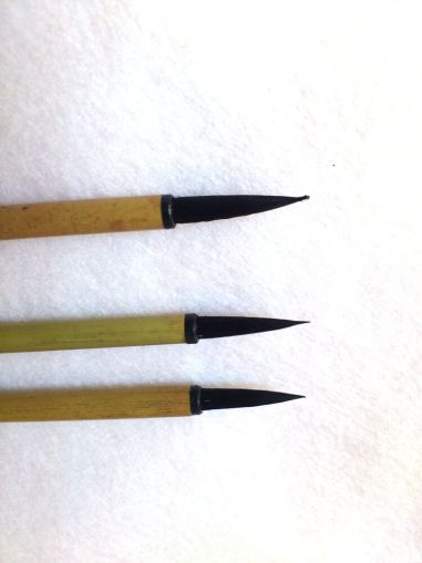 Bamboo brush with natural black hair - small