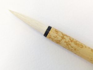 Bamboo brush with natural white hair - small